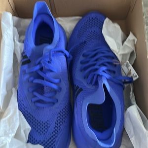 New with box, if you have any questions, please feel free to ask them!